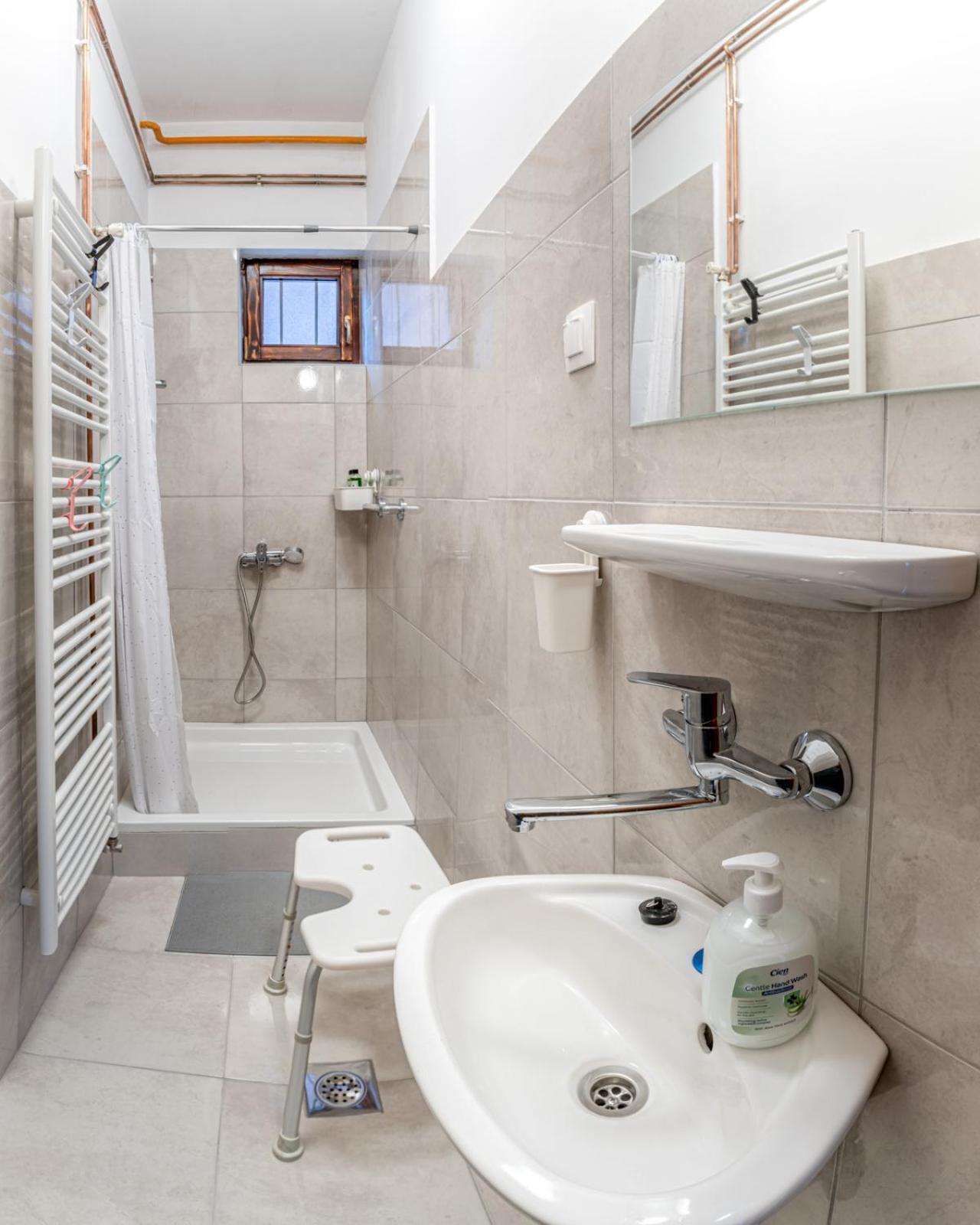 קארלובץ Apartman Jabuka מראה חיצוני תמונה